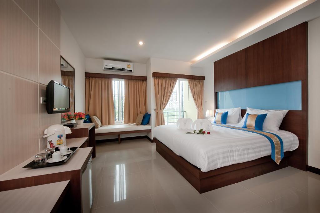 Blue Sky Patong Hotel Ruang foto