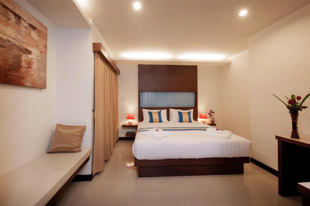 Blue Sky Patong Hotel Ruang foto