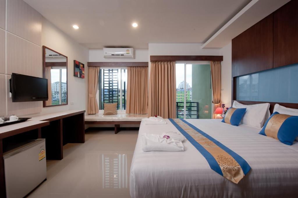 Blue Sky Patong Hotel Ruang foto