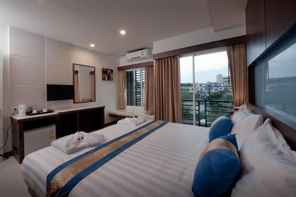 Blue Sky Patong Hotel Ruang foto