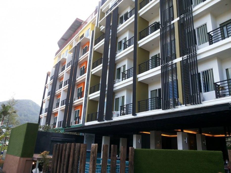 Blue Sky Patong Hotel Bagian luar foto