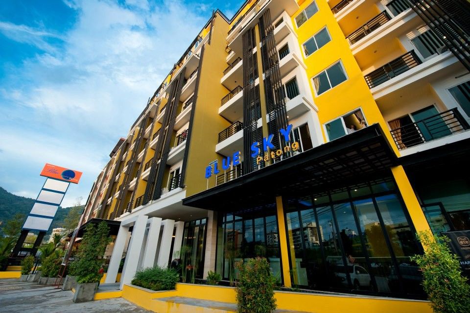 Blue Sky Patong Hotel Bagian luar foto