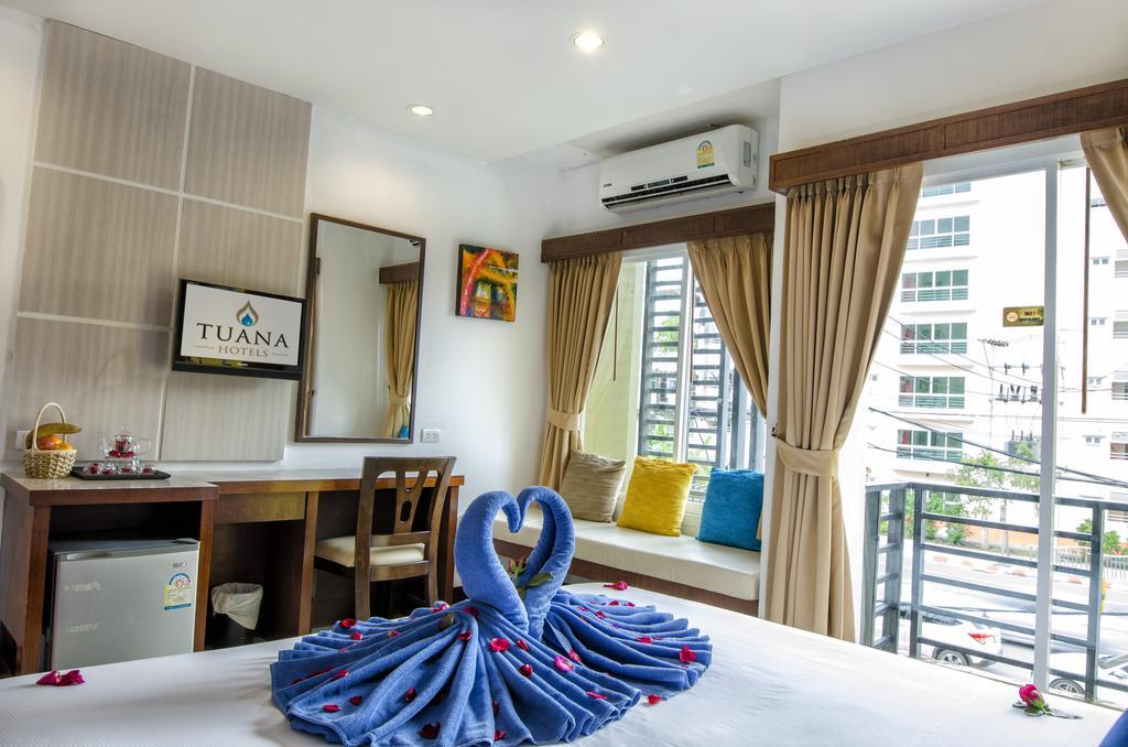 Blue Sky Patong Hotel Bagian luar foto