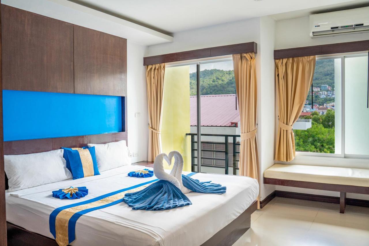 Blue Sky Patong Hotel Bagian luar foto