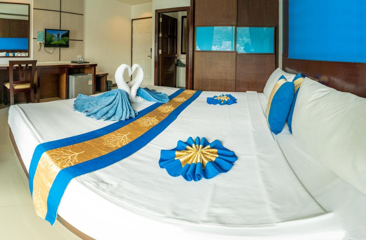 Blue Sky Patong Hotel Bagian luar foto
