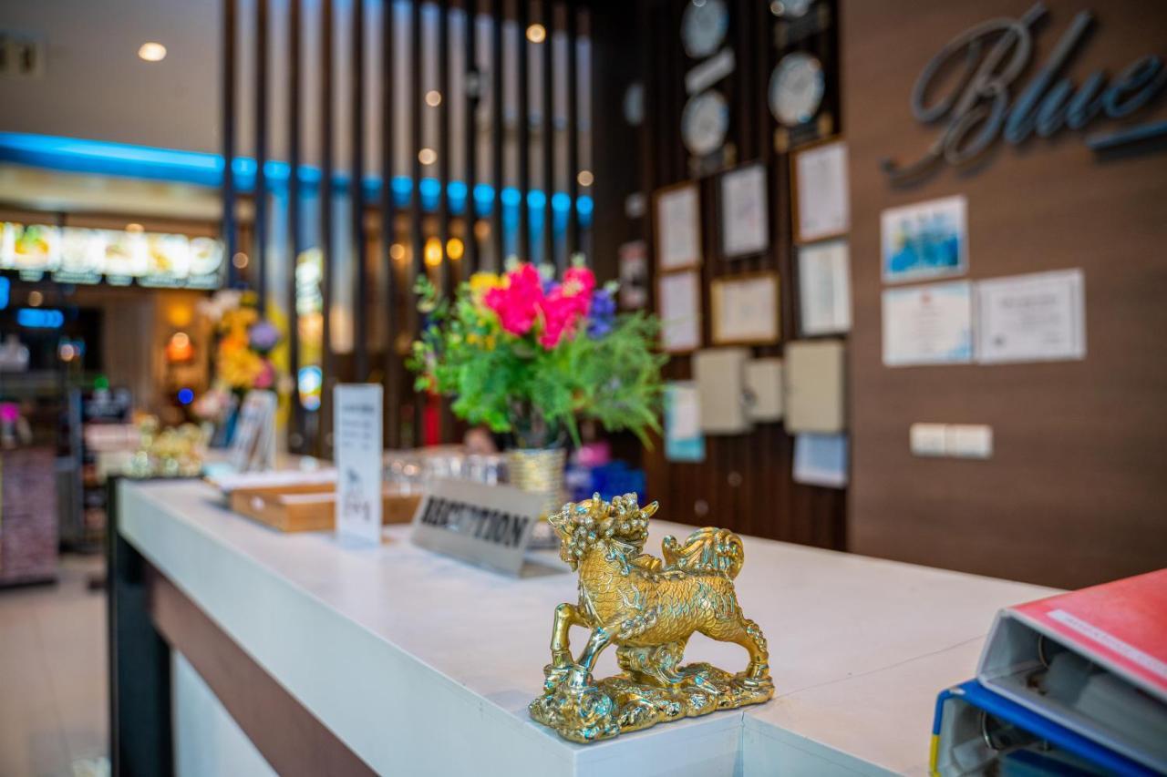 Blue Sky Patong Hotel Bagian luar foto
