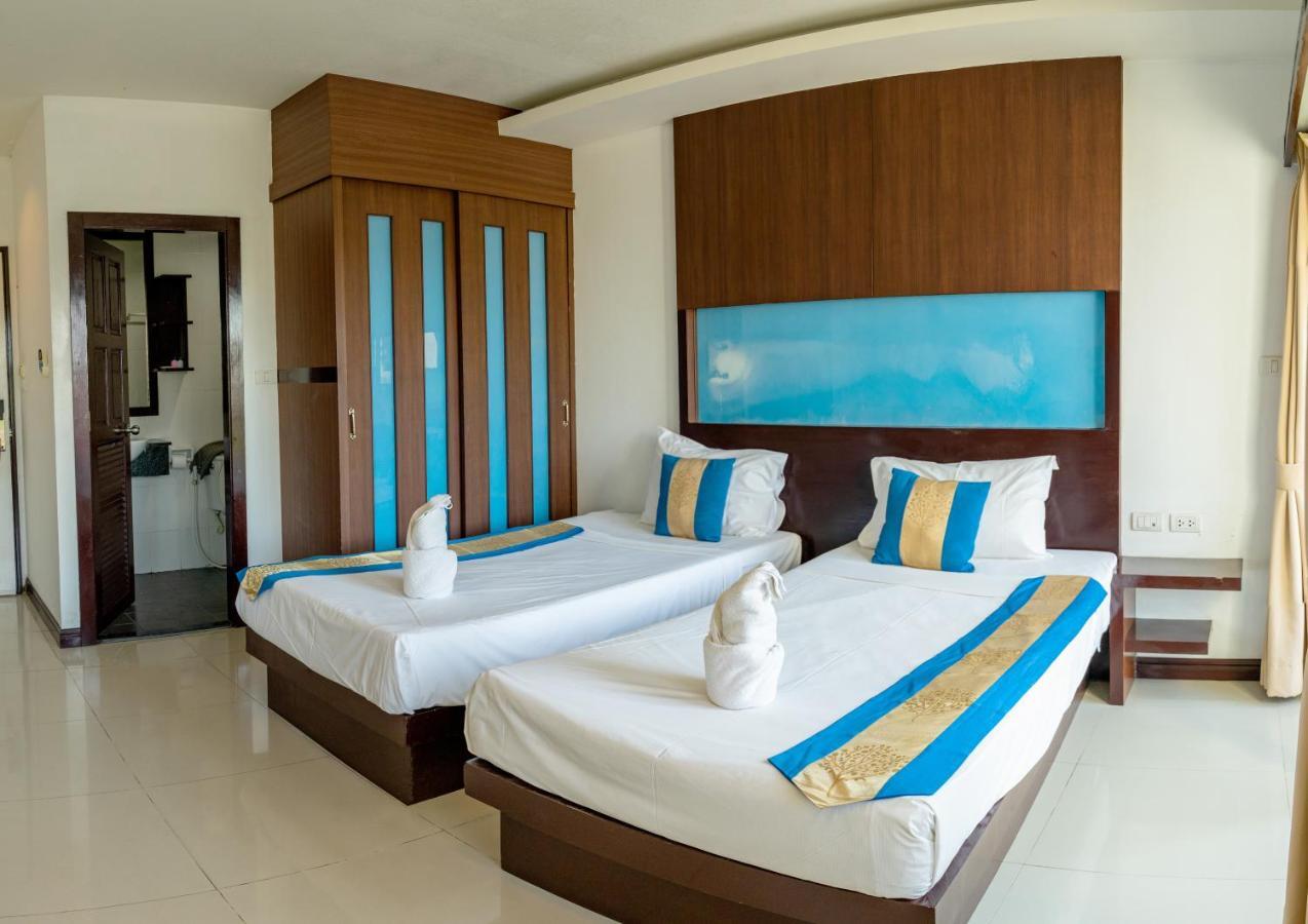 Blue Sky Patong Hotel Bagian luar foto