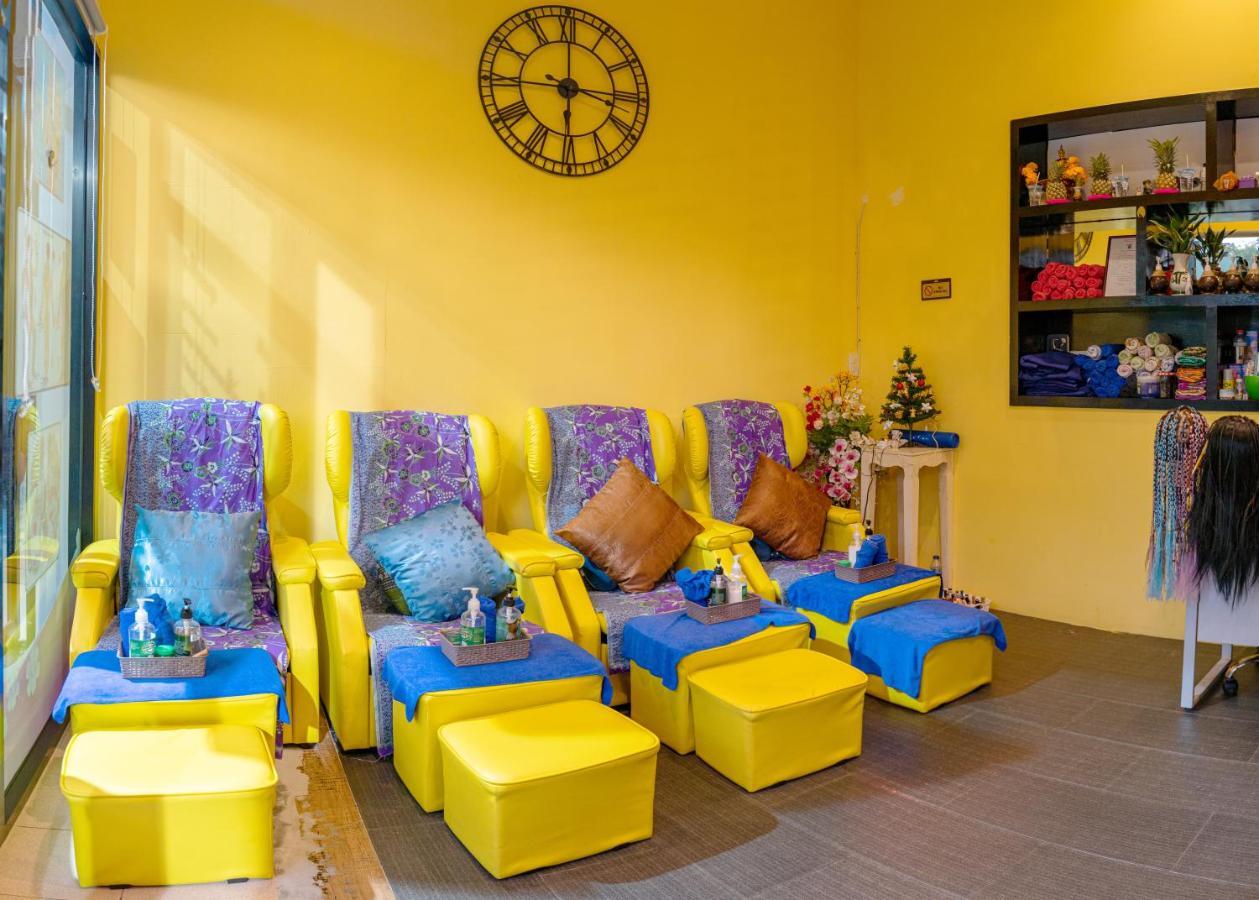 Blue Sky Patong Hotel Bagian luar foto